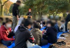 東京本校の様子「代々木公園にピクニック」